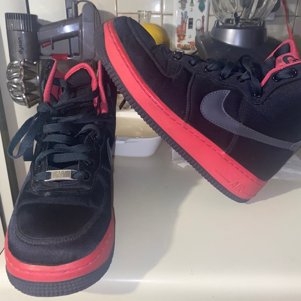 Women size 8 AF-1 82